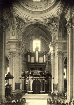 kerkinterieur west Sint-Pieters